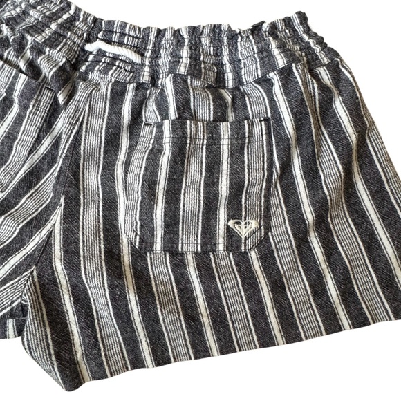 Roxy Beach Shorts. Striped Gray and White Excellent Condition! Pockets / XL. - Picture 7 of 7